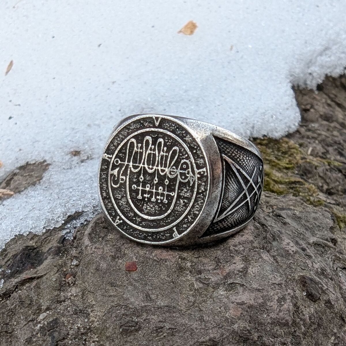 Vepar sigil ring