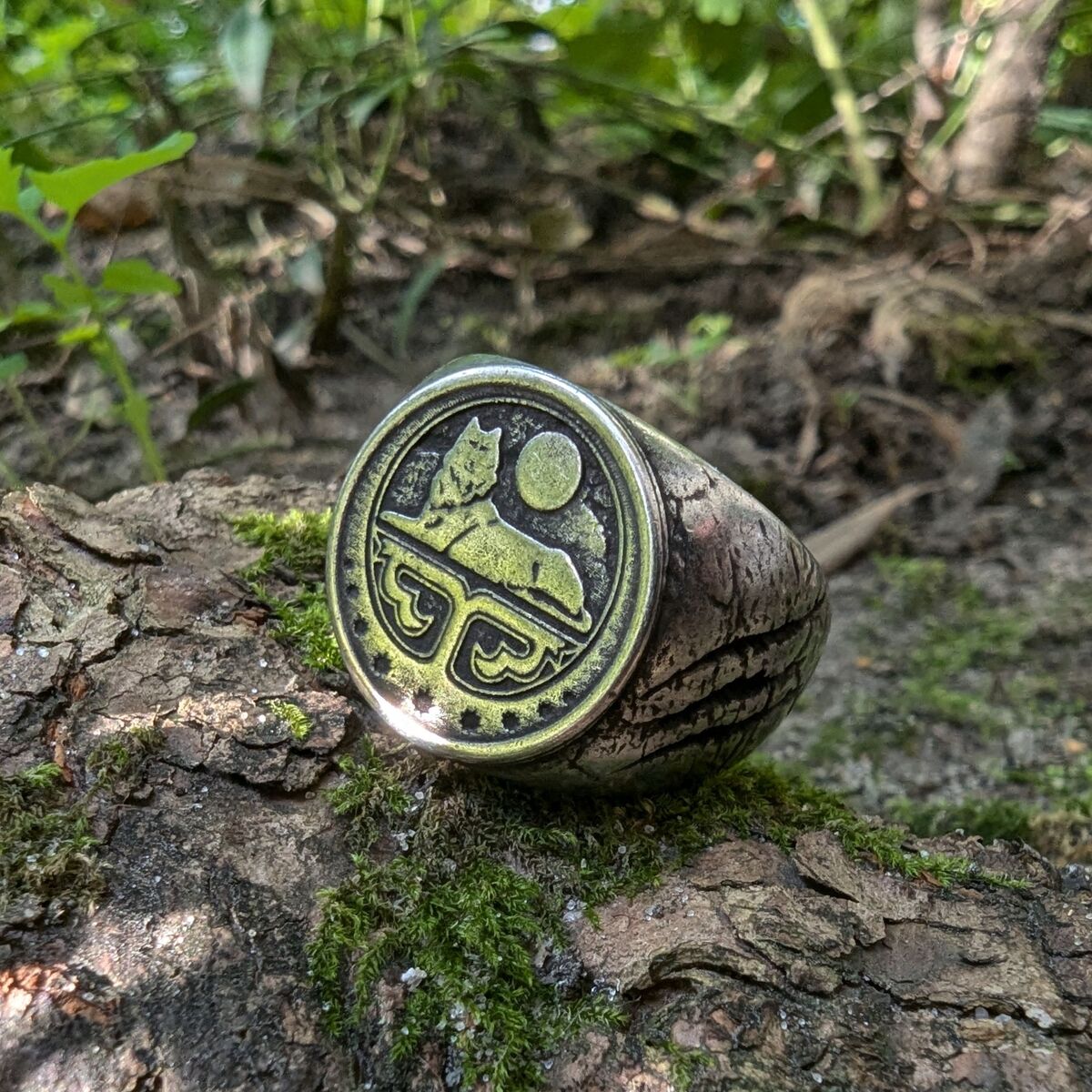 Ichkerian flag ring