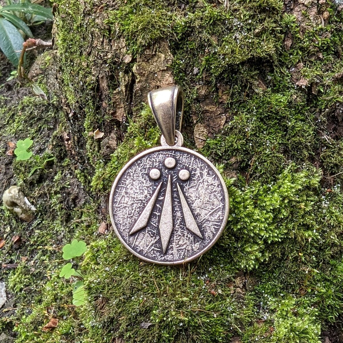 Awen symbol pendant