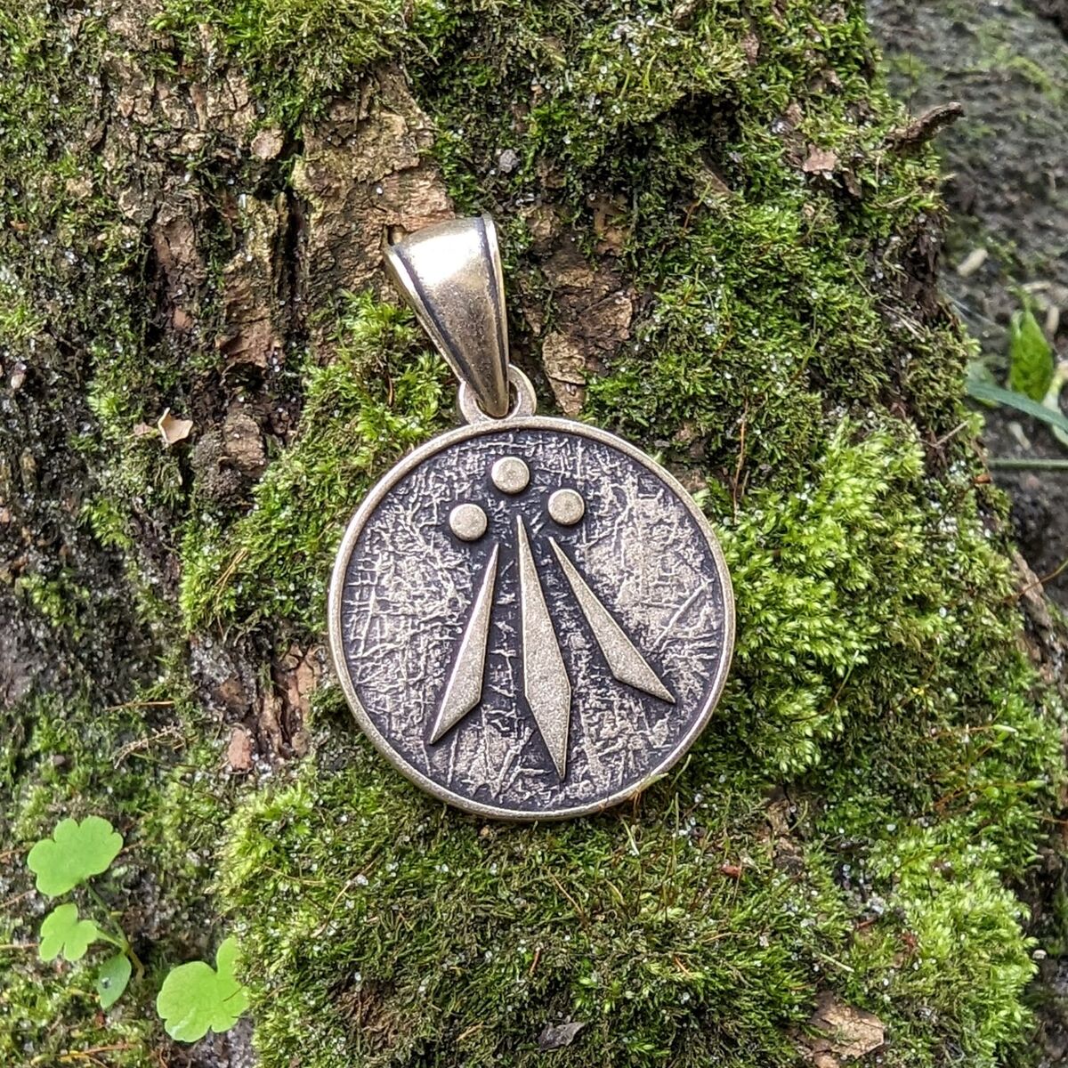 Awen symbol pendant