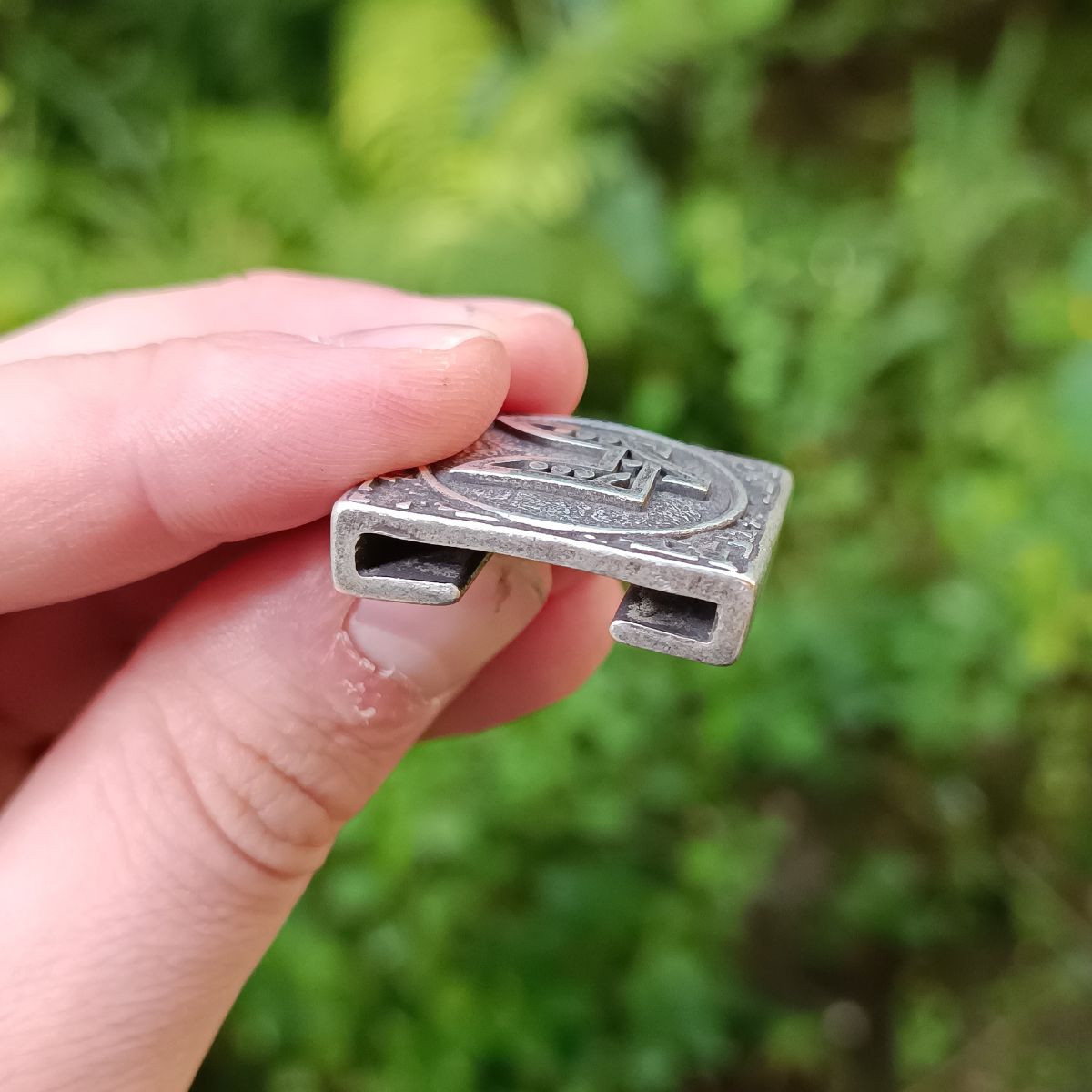 Ukrainian trident Molle clip