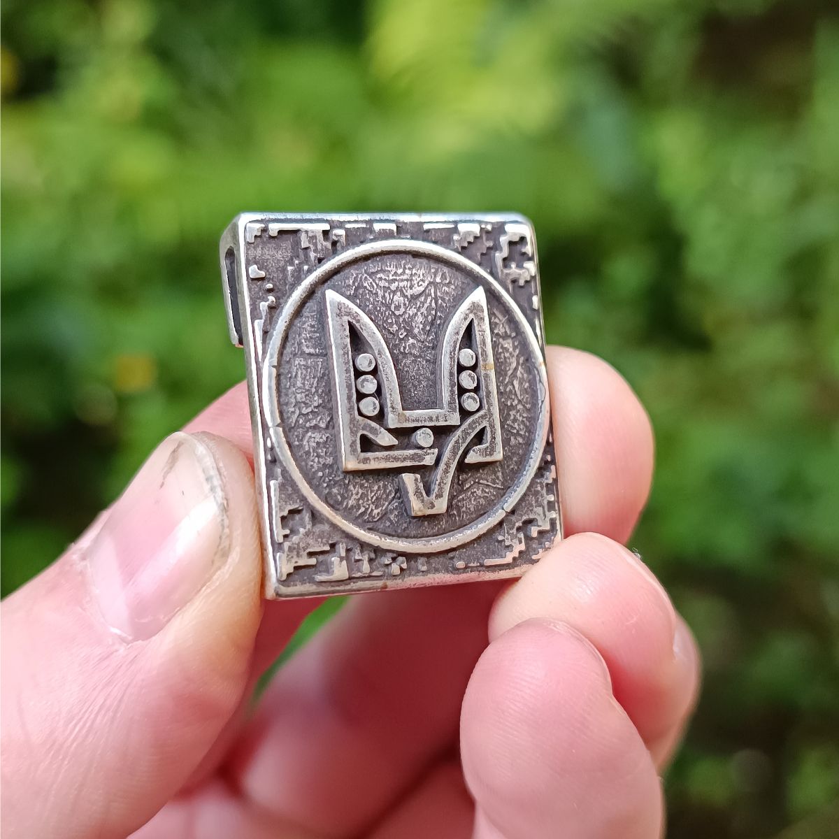 Ukrainian trident Molle clip