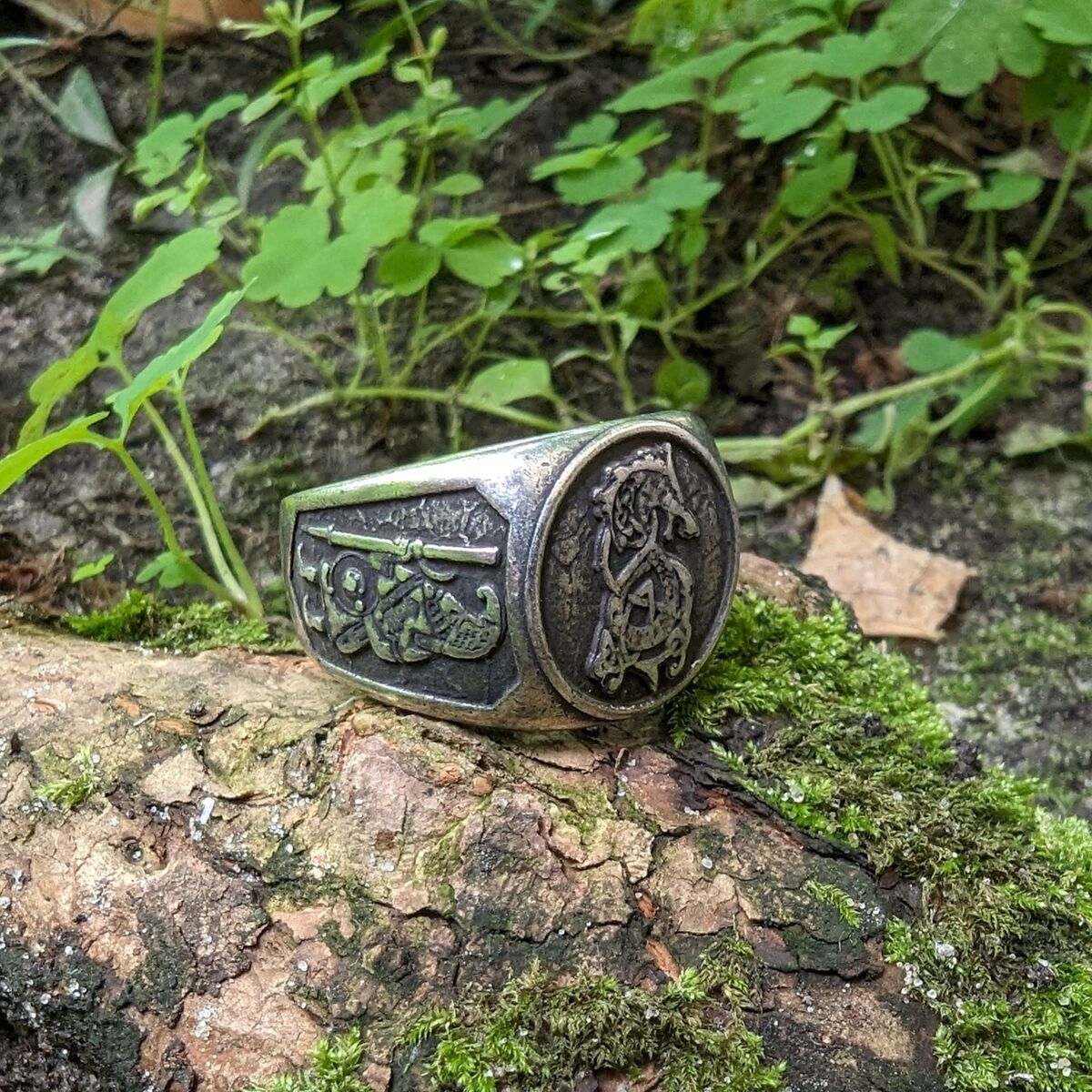 Fenrir wolf signet ring