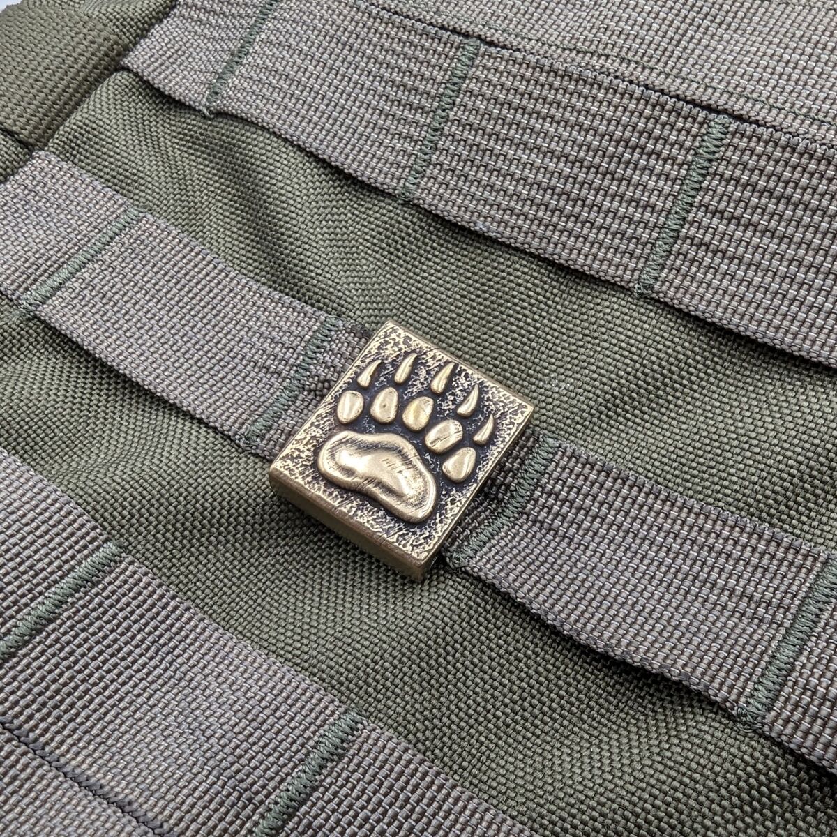 Bear paw molle clip