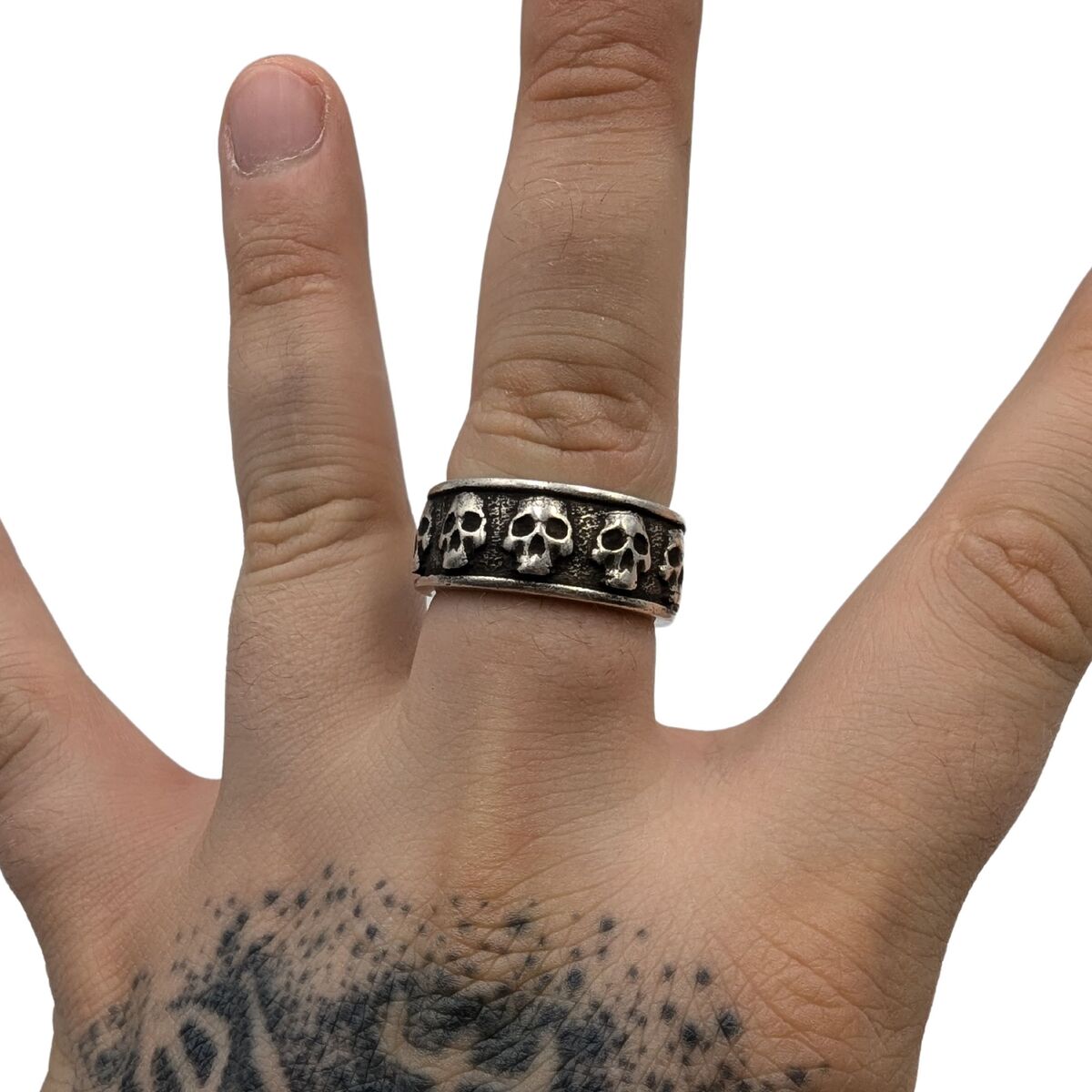 Skull band ring