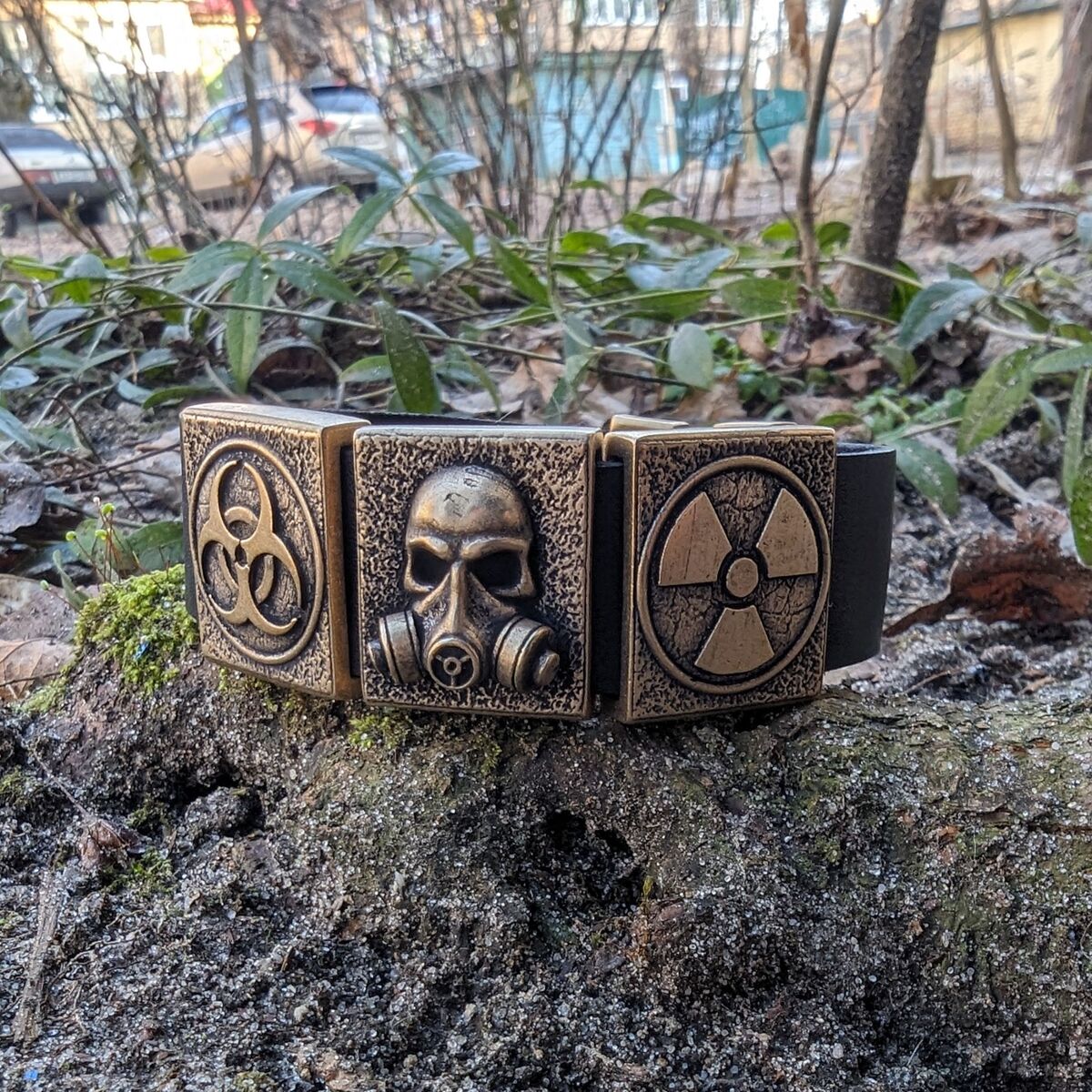 Stalker leather wrist cuff bracelet