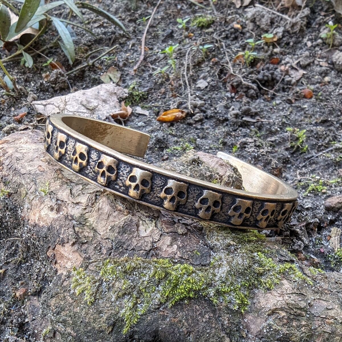 Heavy skull arm ring bronze bracelet   