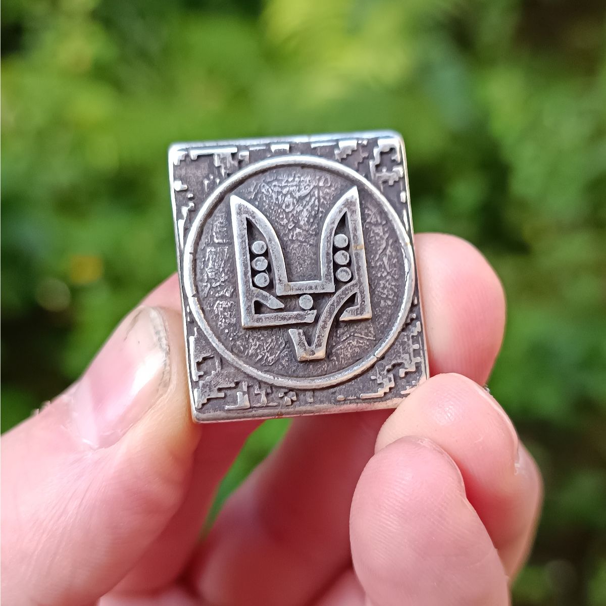 Ukrainian trident Molle clip
