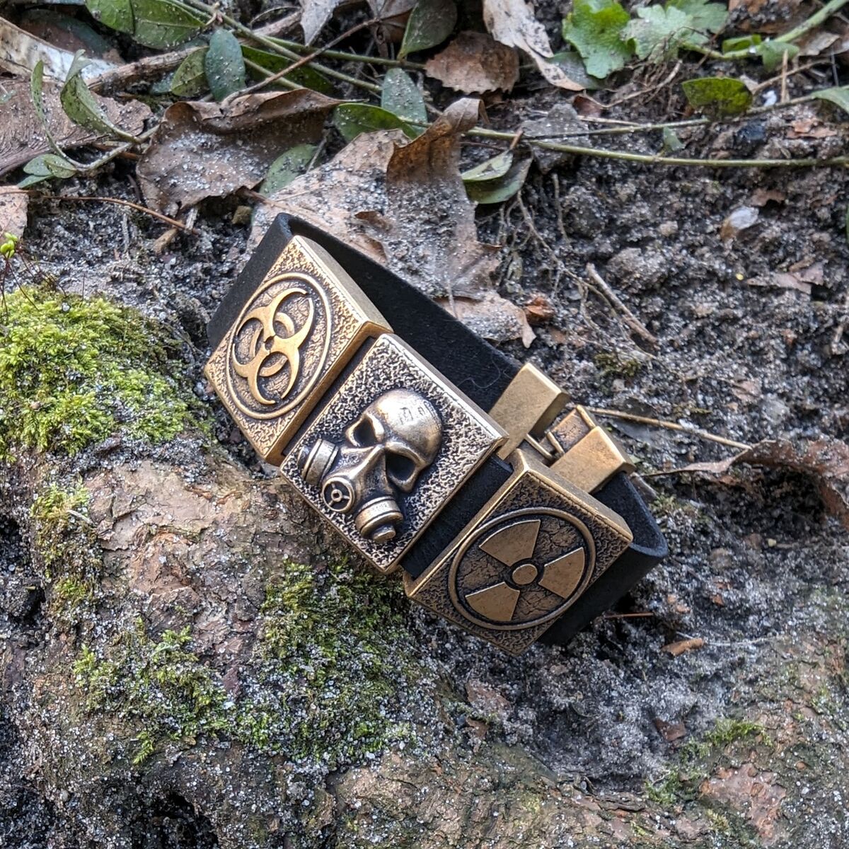 Stalker leather wrist cuff bracelet