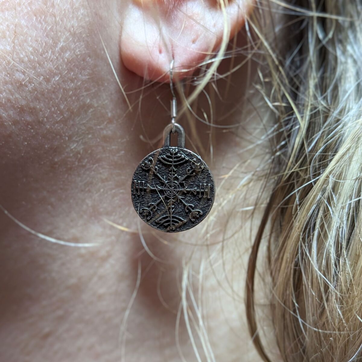 Veldismagn earrings