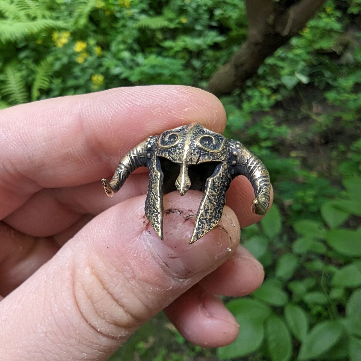 Horned viking helmet paracord bead
