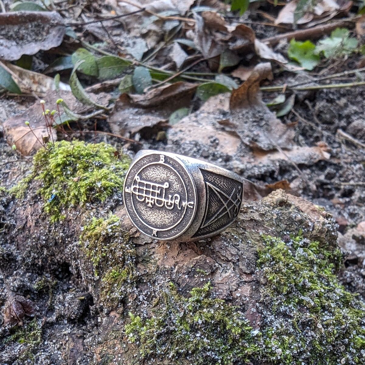 Bune sigil ring