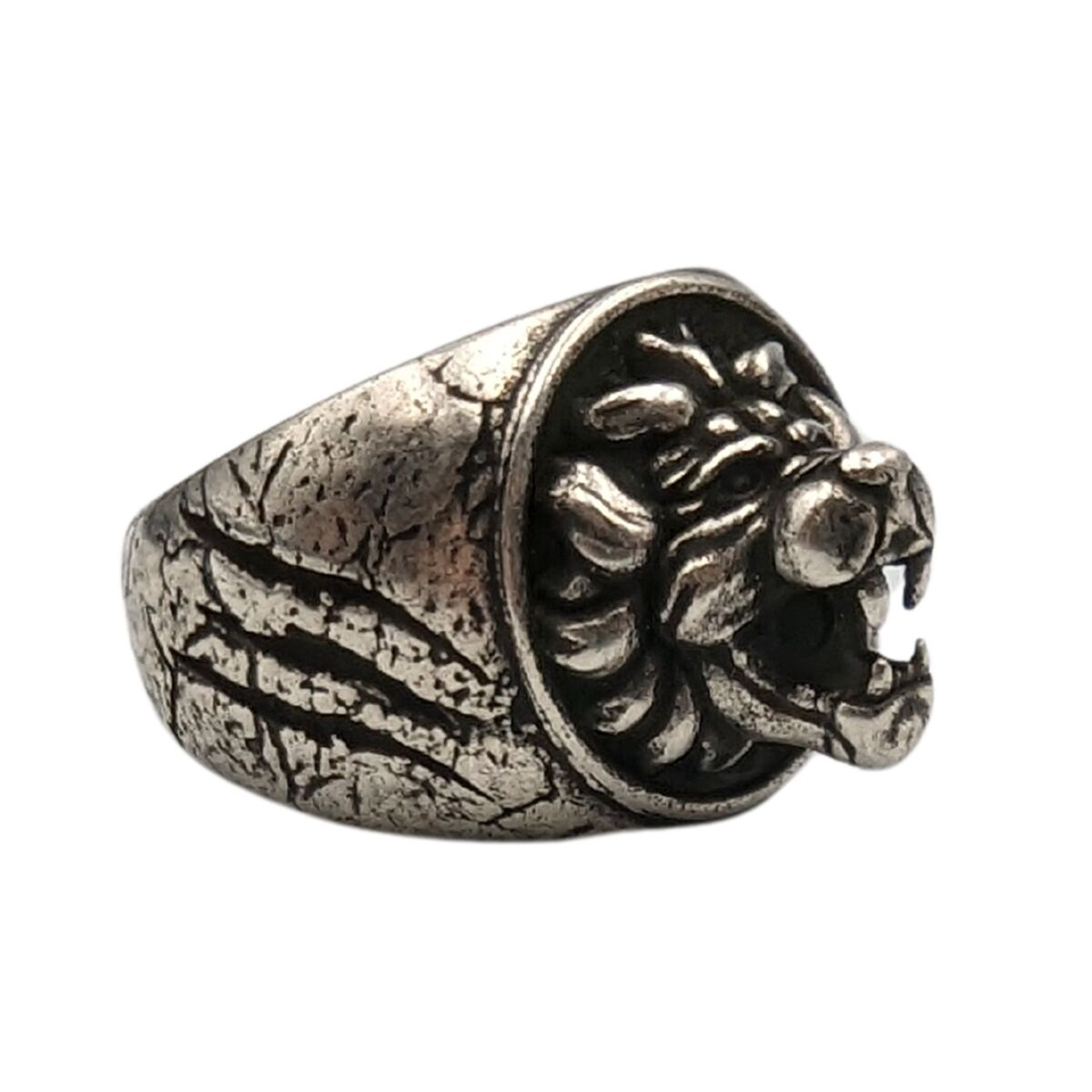 Lion signet ring