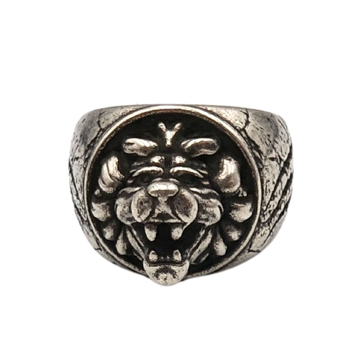 Lion signet ring