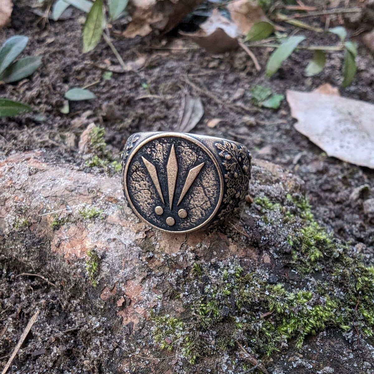 Awen signet ring