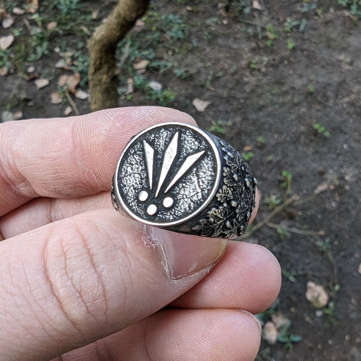 Awen signet ring