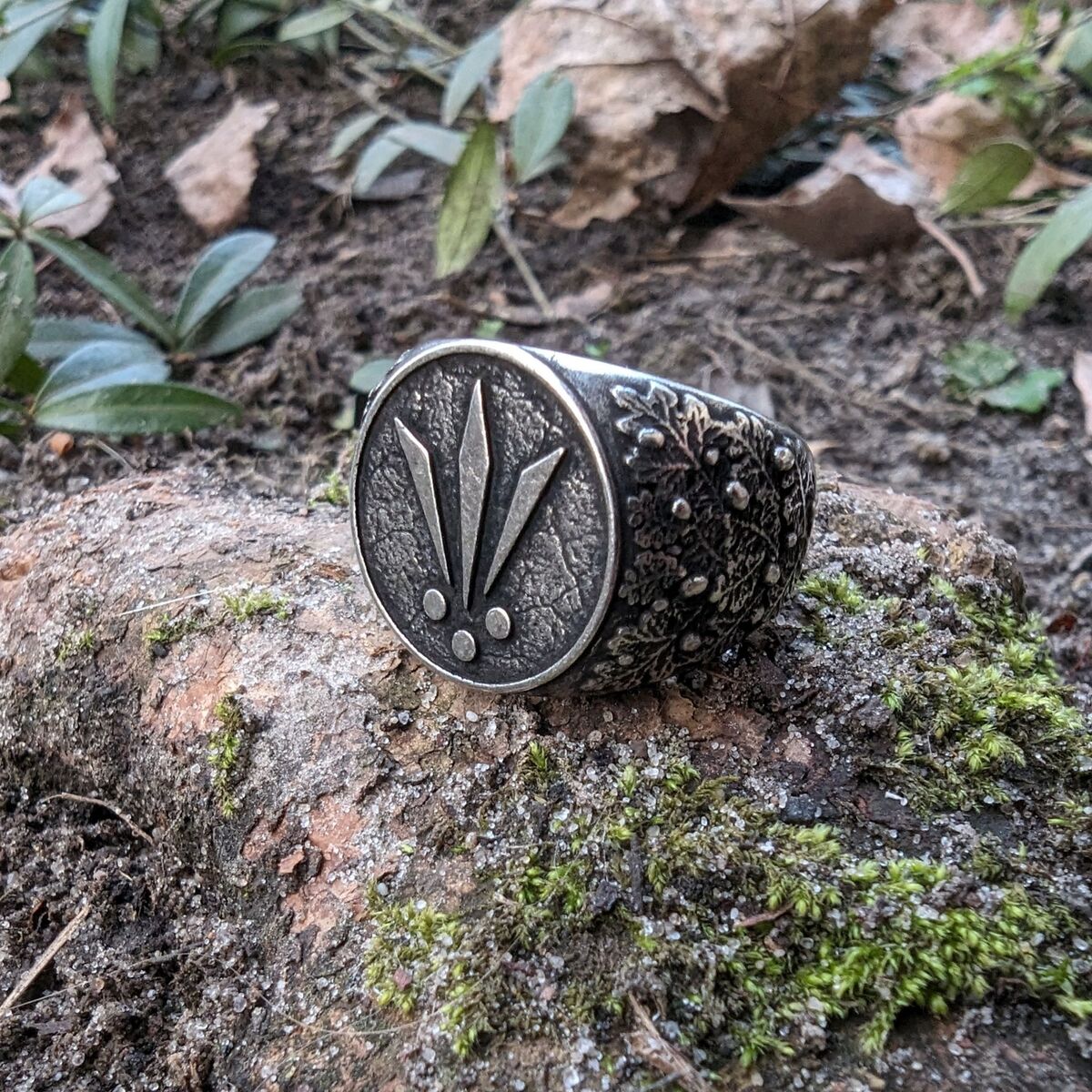 Awen signet ring