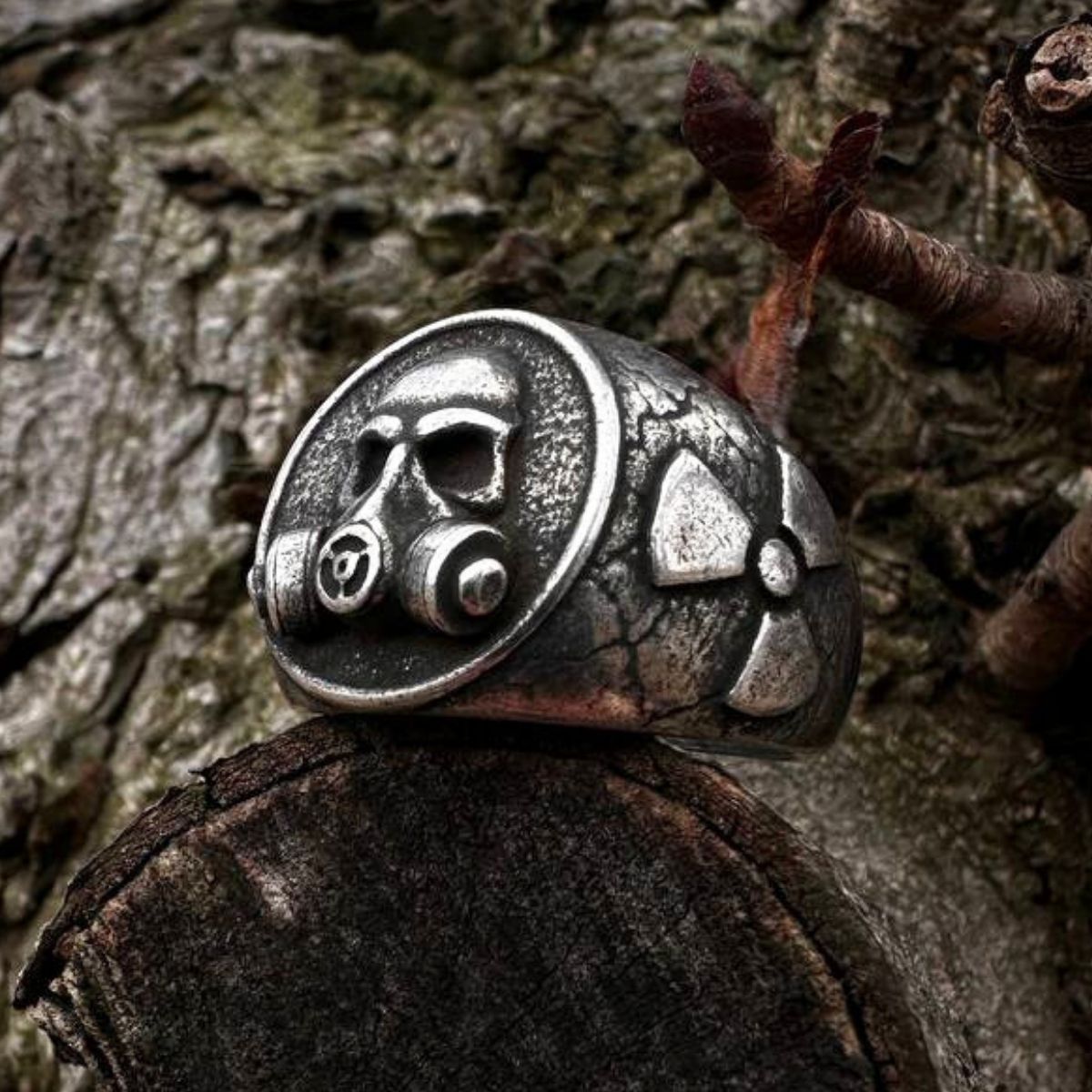 Gas Mask ring