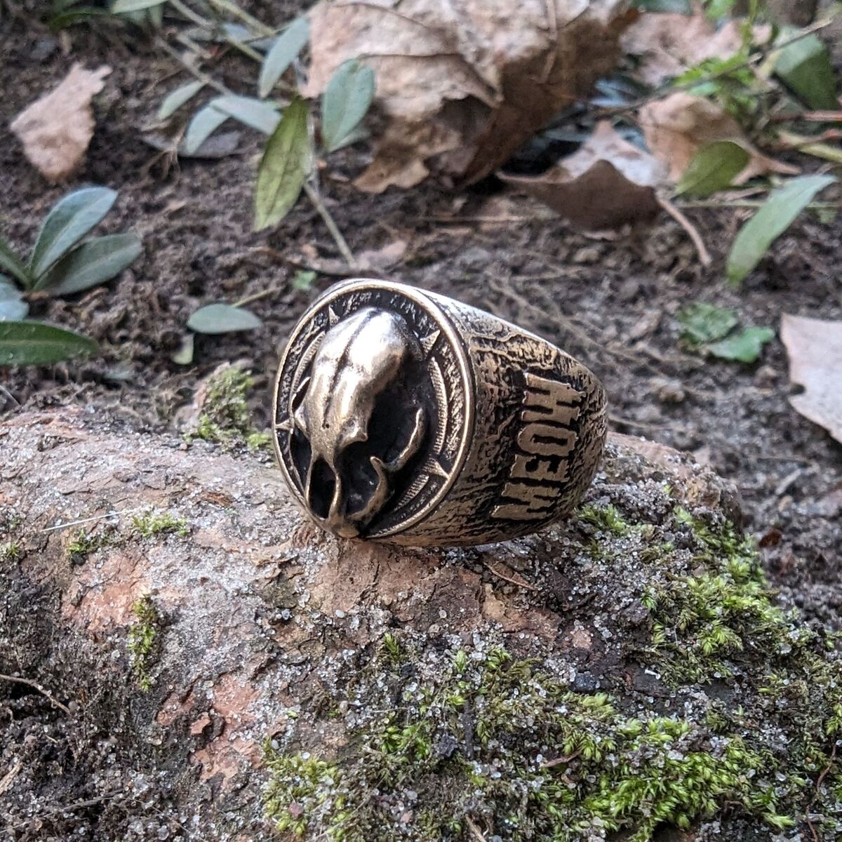 Cat skull signet ring