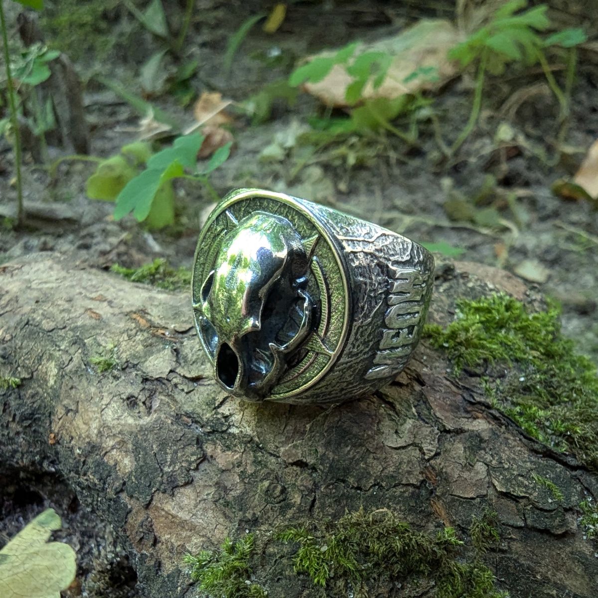 Cat skull signet ring