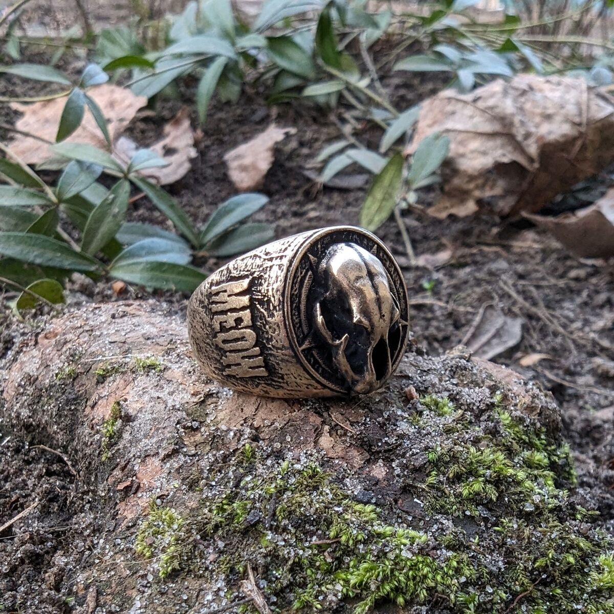 Cat skull signet ring