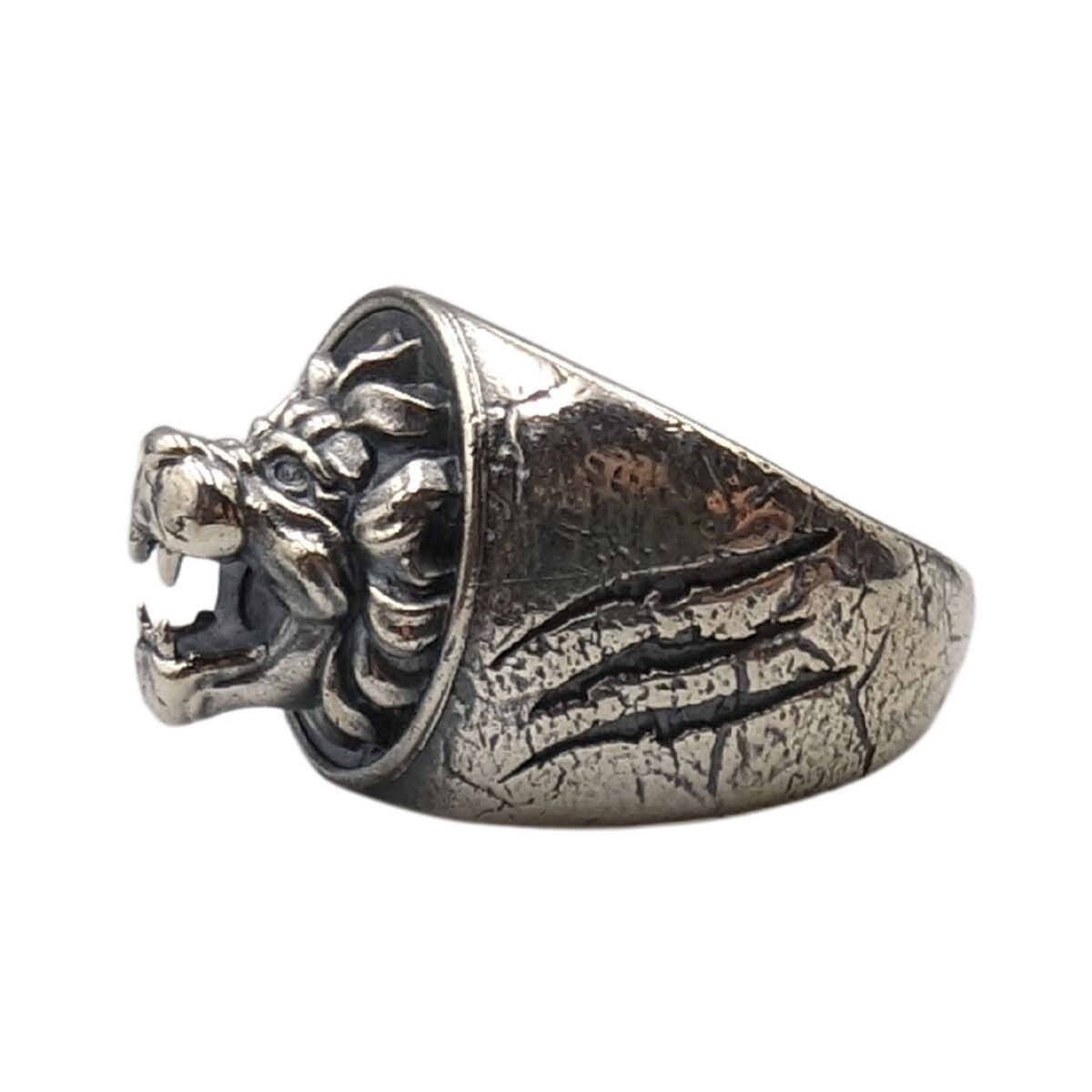 Lion signet ring