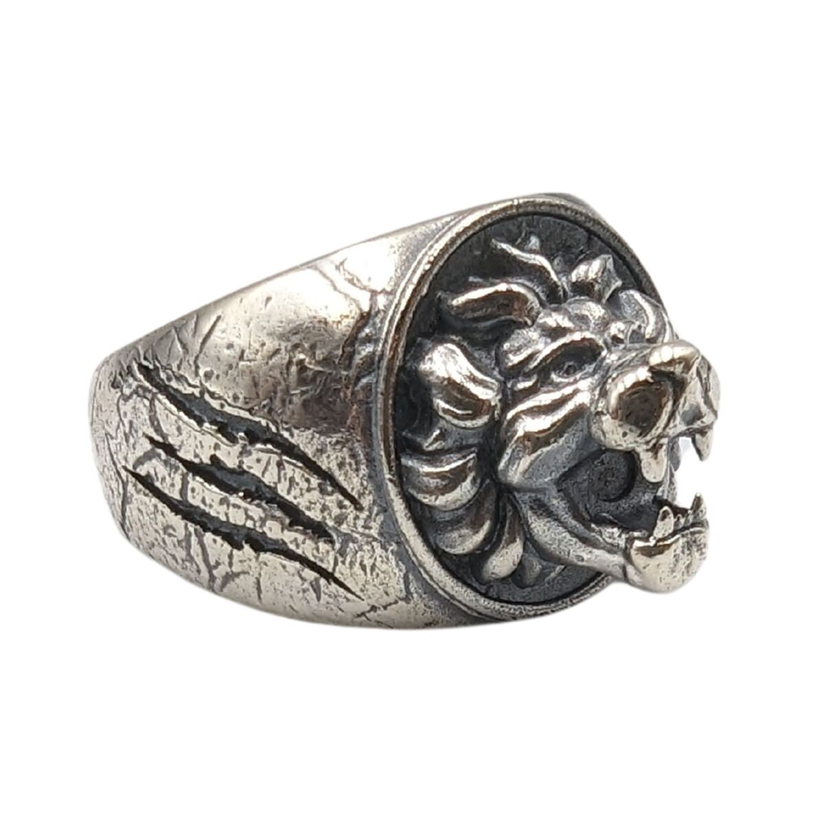 Lion signet ring