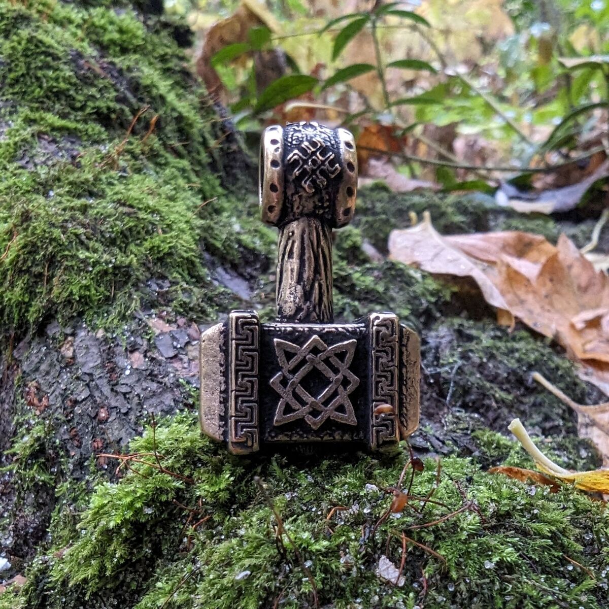 Svarog hammer pendant