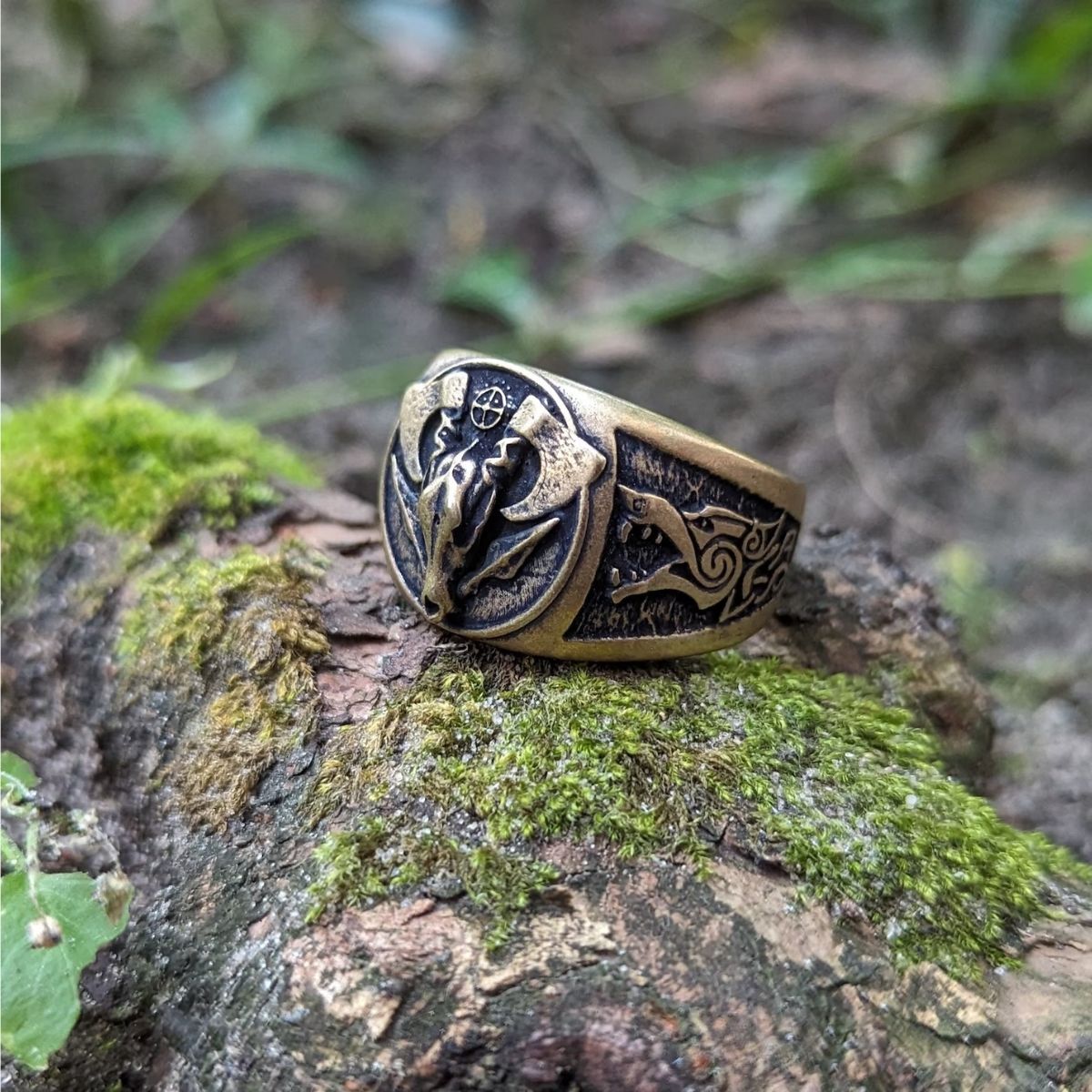 Viking wolf skull signet ring