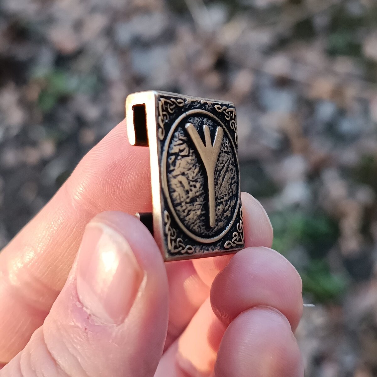 Algiz rune molle clip