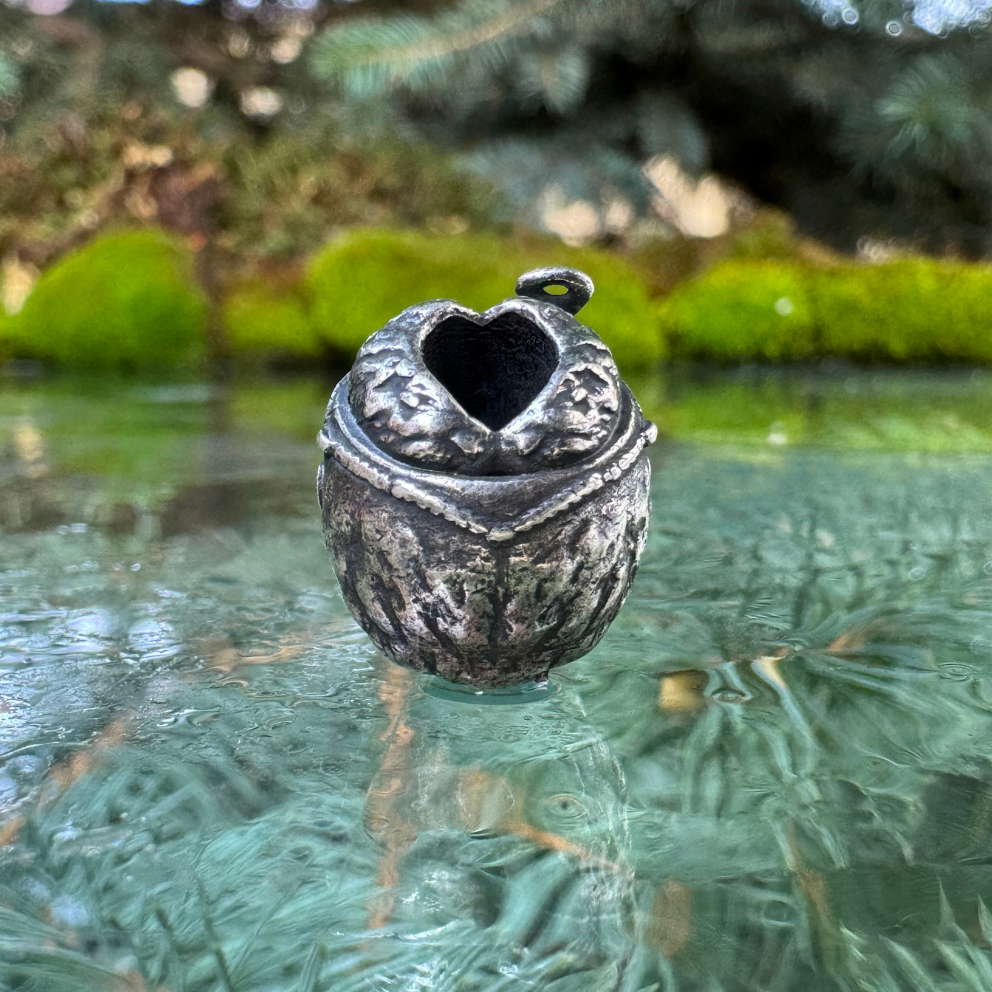 Zombie paracord bead