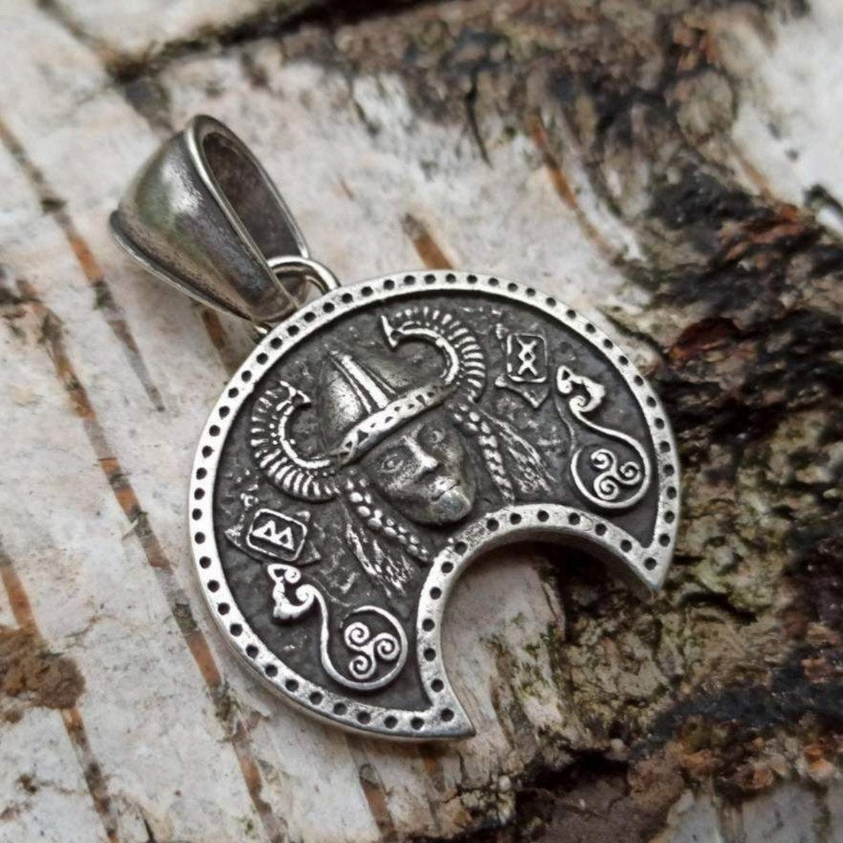Freya goddess pendant