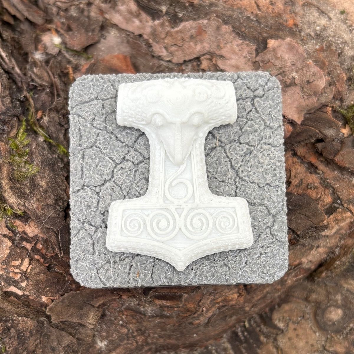 Mjolnir magnet