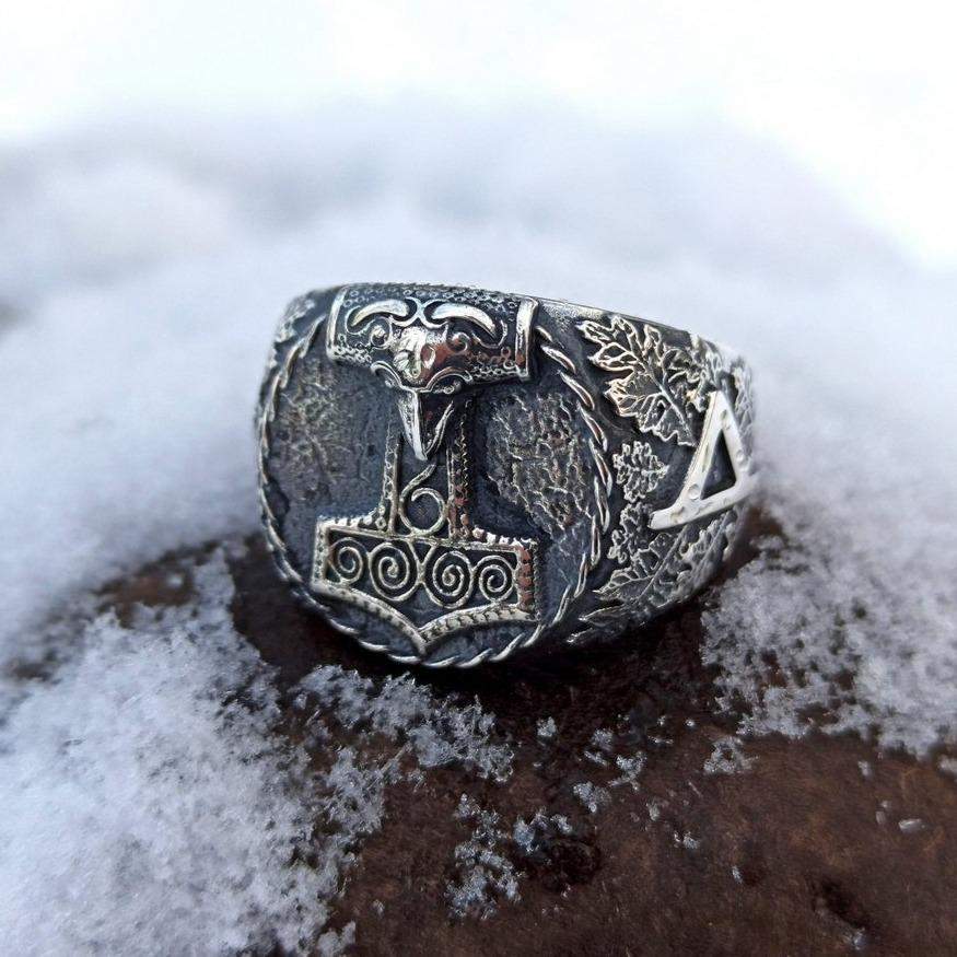Mjolnir Signet ring