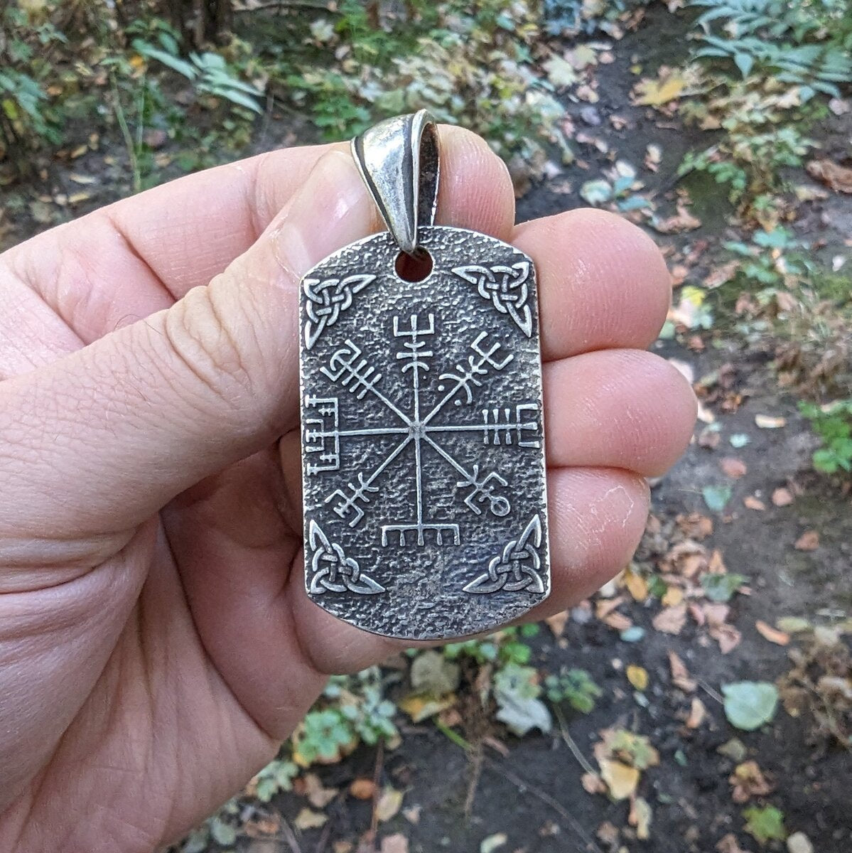 Vegvisir dara knot pendant