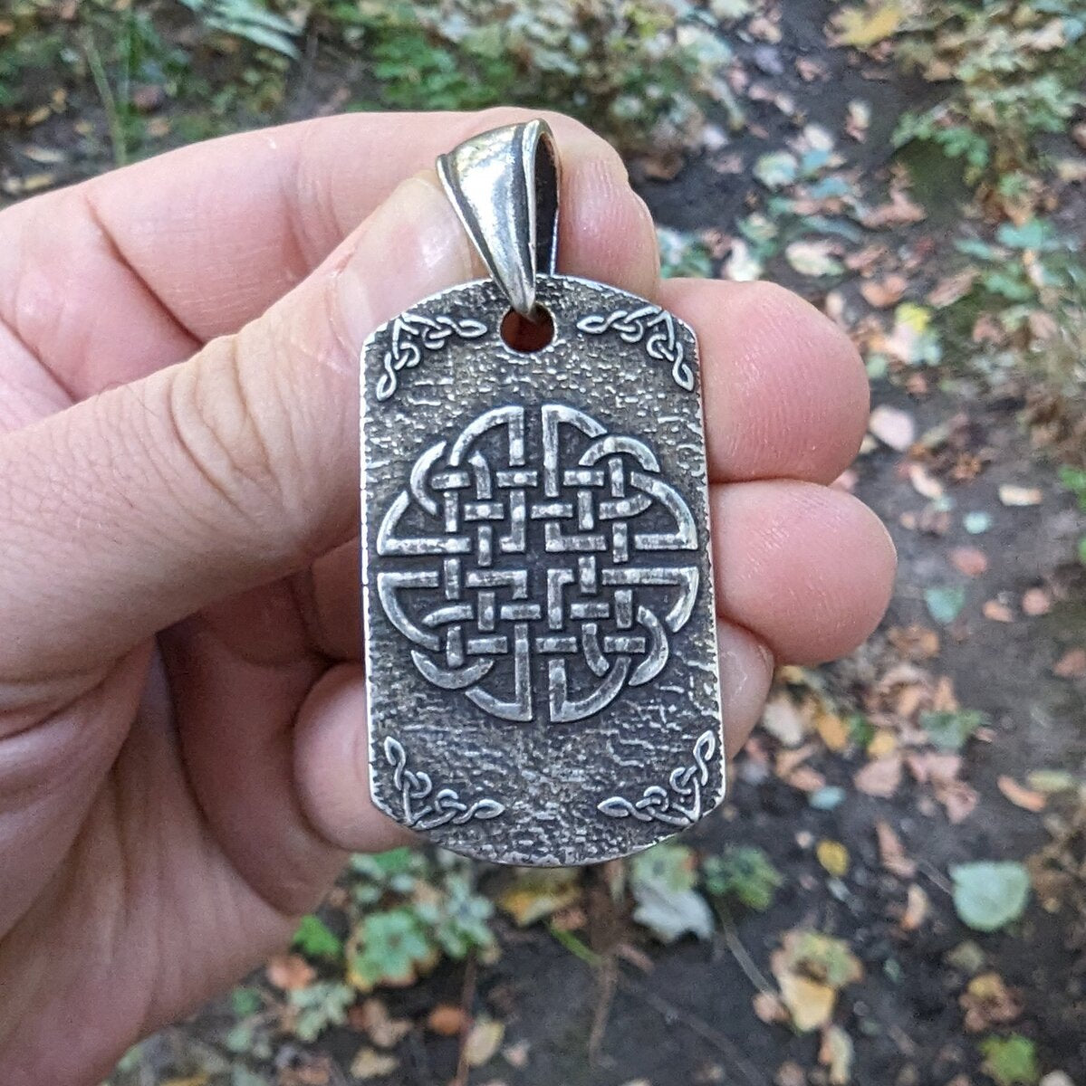 Vegvisir dara knot pendant