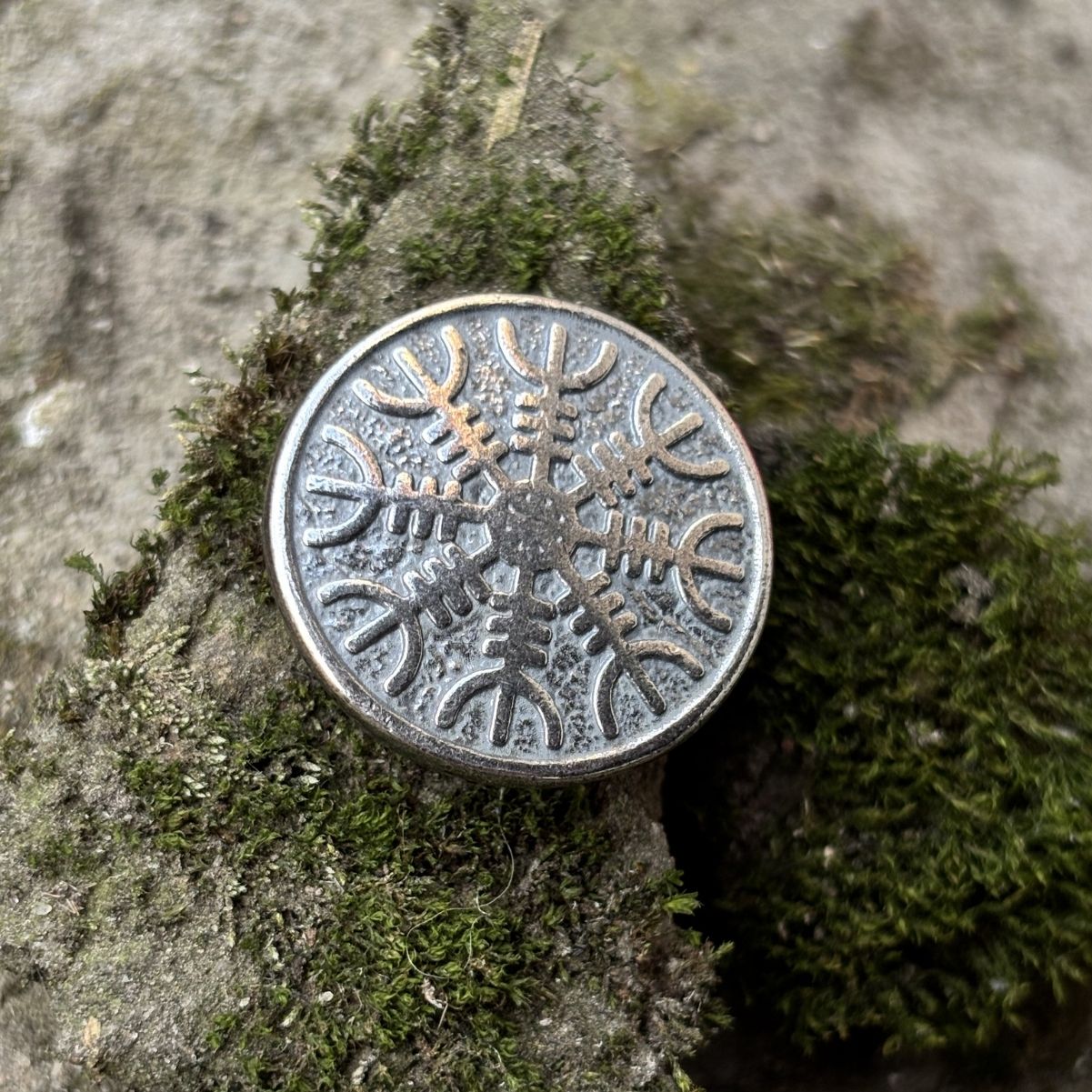 Helm of awe rune paracord bead