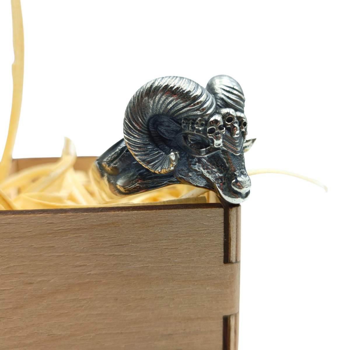 Viking ram ring
