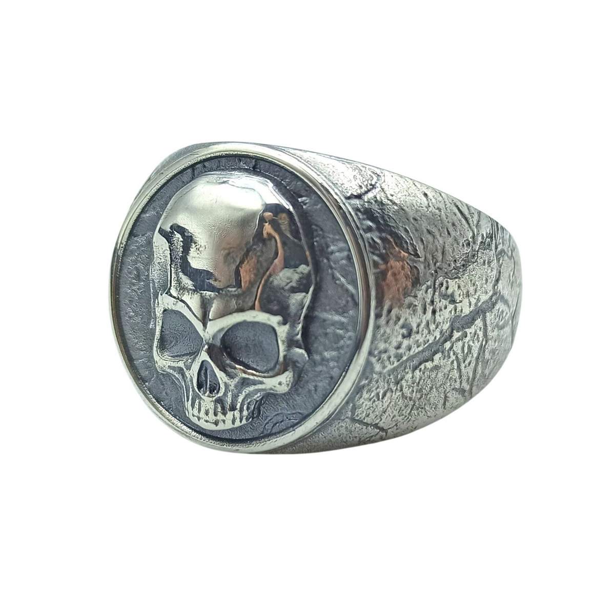 Human skull signet ring