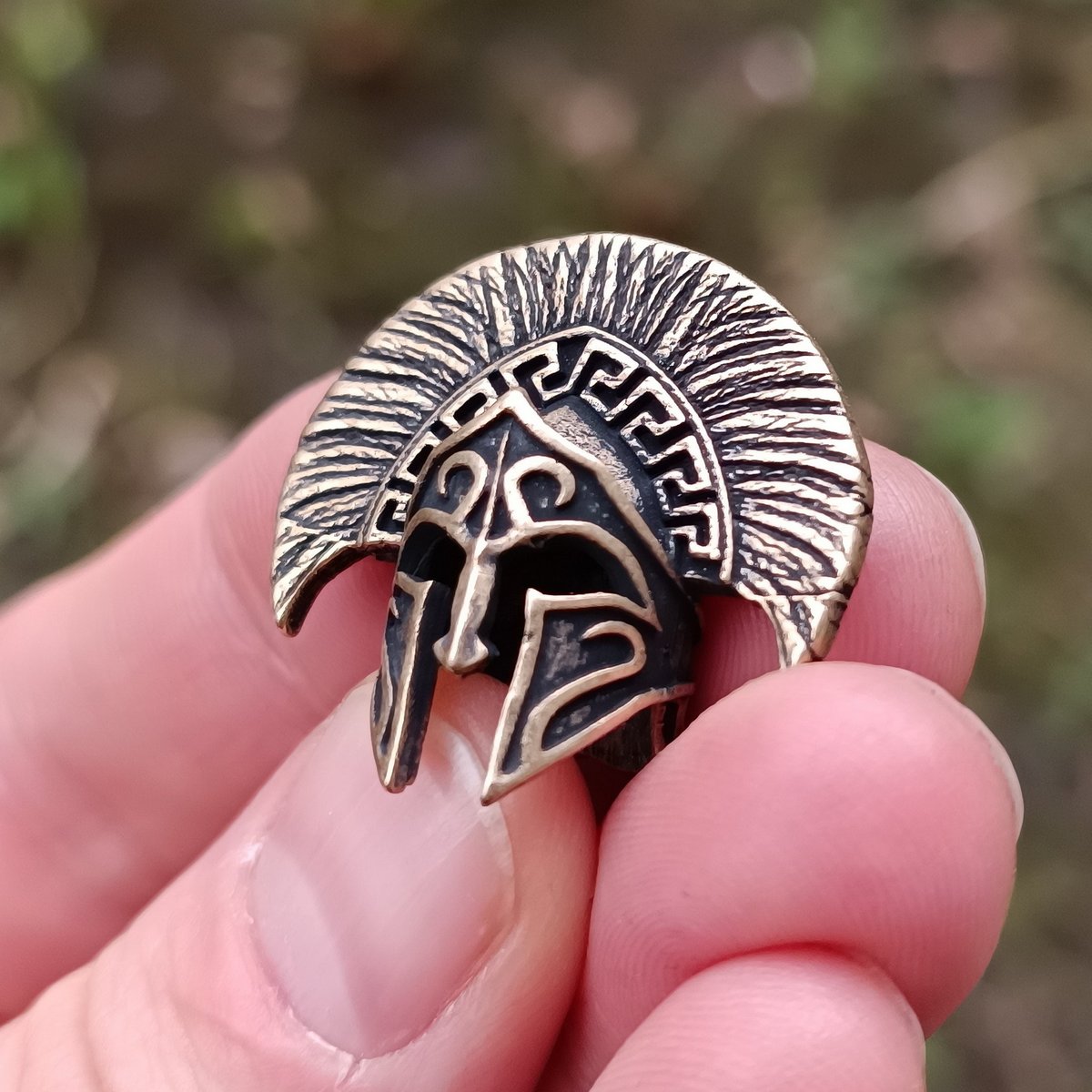 Spartan officer helmet paracord bead