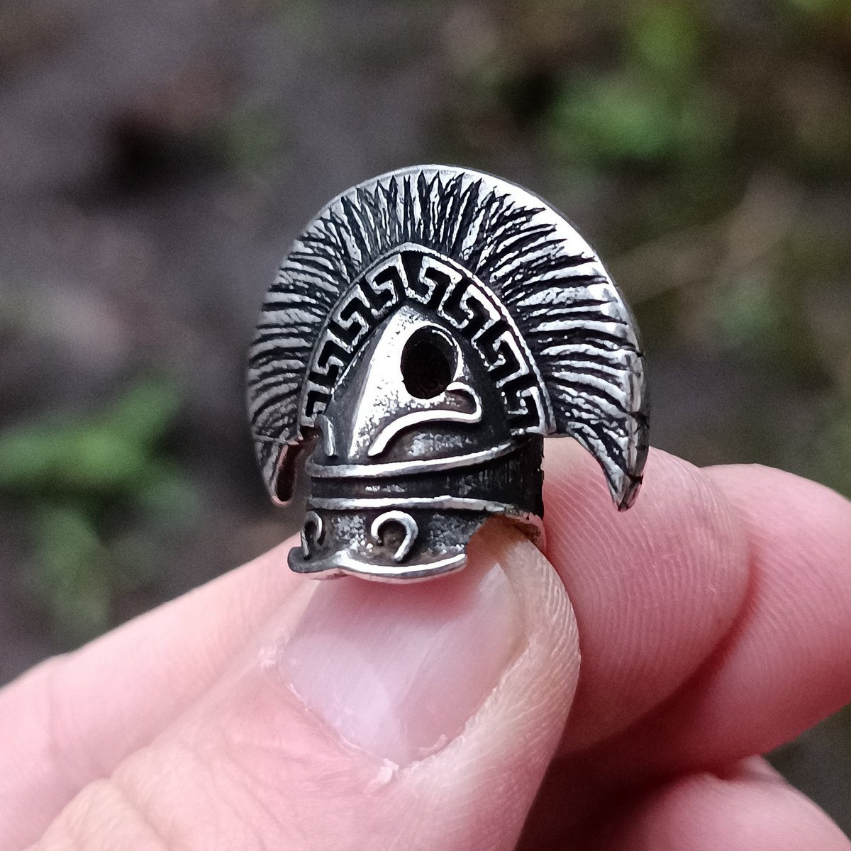 Spartan officer helmet paracord bead