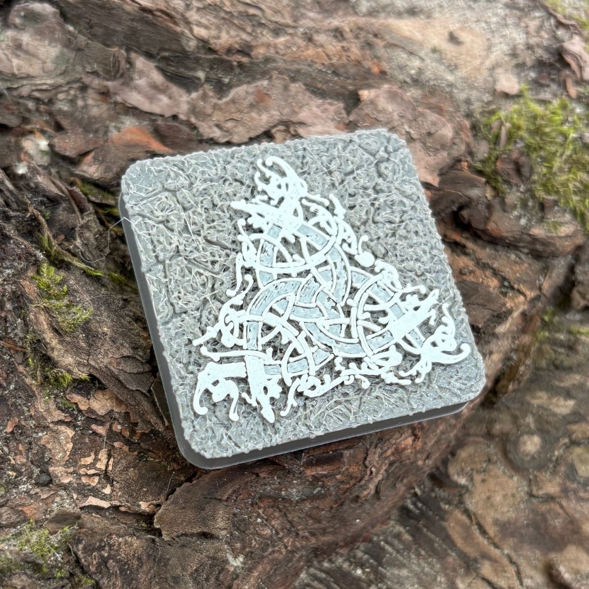 Valknut Ringerike ornament magnet
