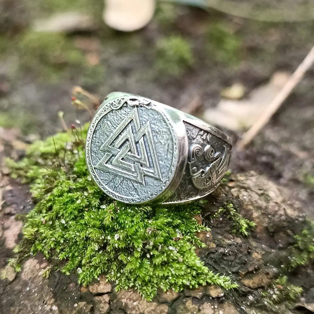 Valknut Symbol germanic raven ring
