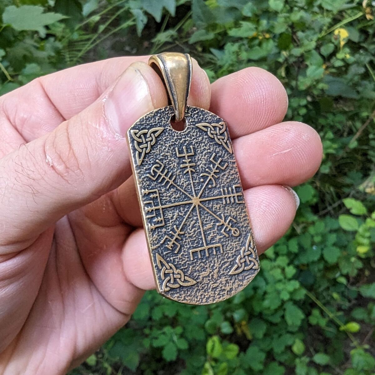 Vegvisir dara knot pendant