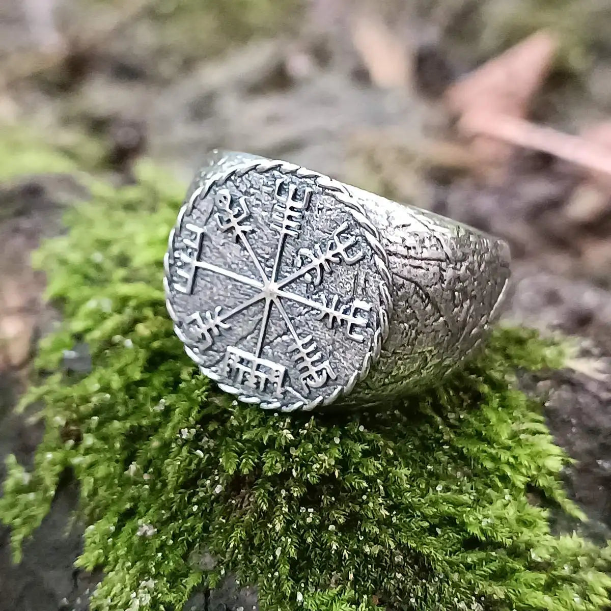 Vegvisir ring Viking compass