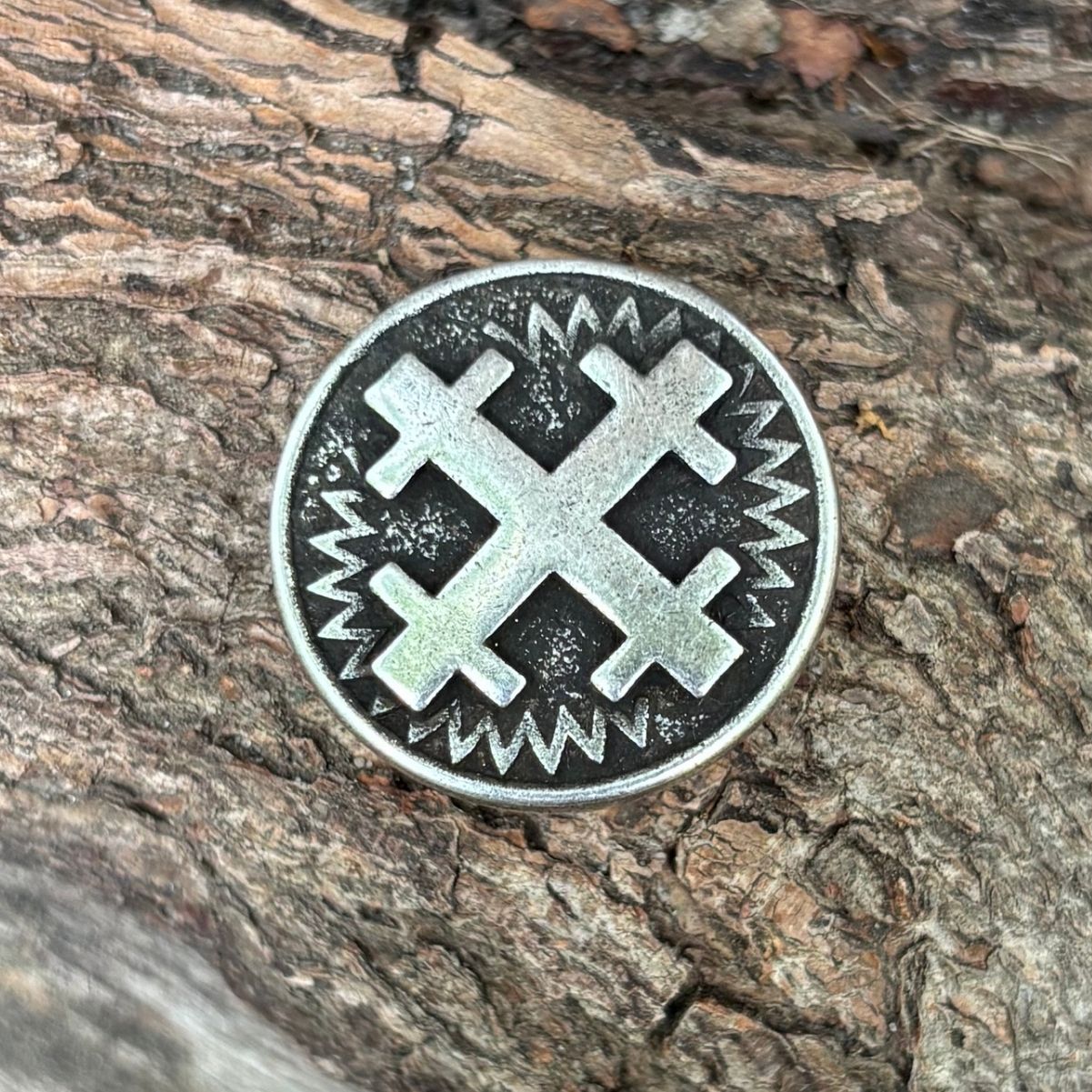 Mara’s Cross paracord bead