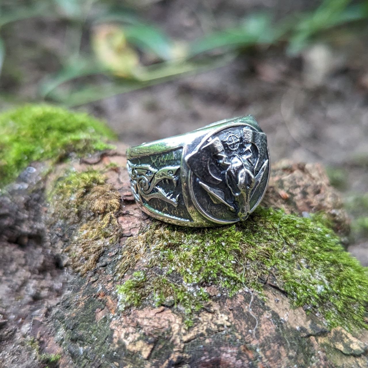 Viking wolf skull signet ring