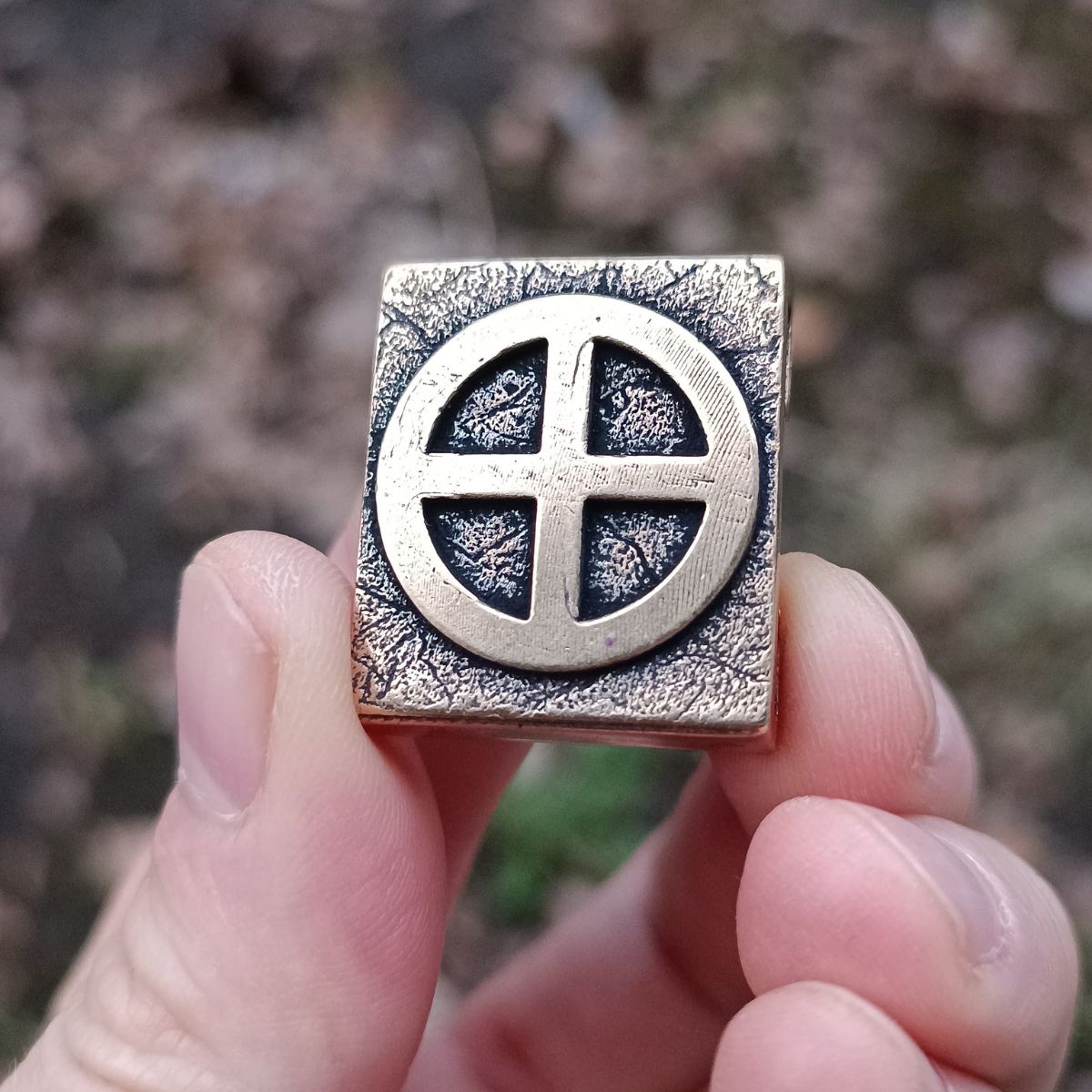 Sun wheel molle clip