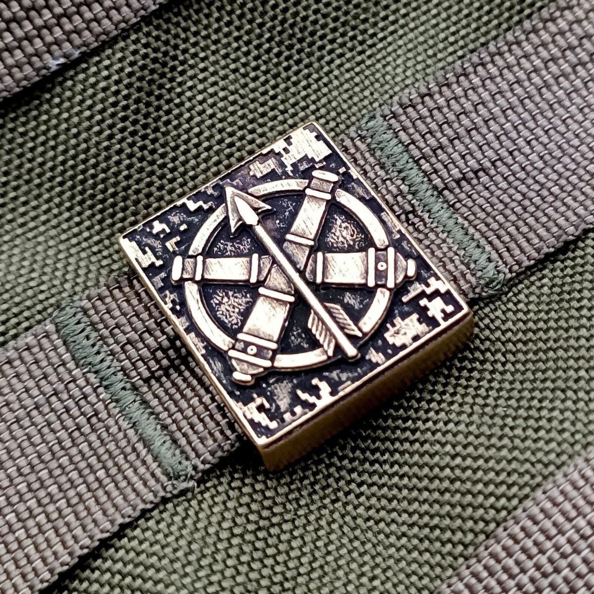 Air defense molle clip