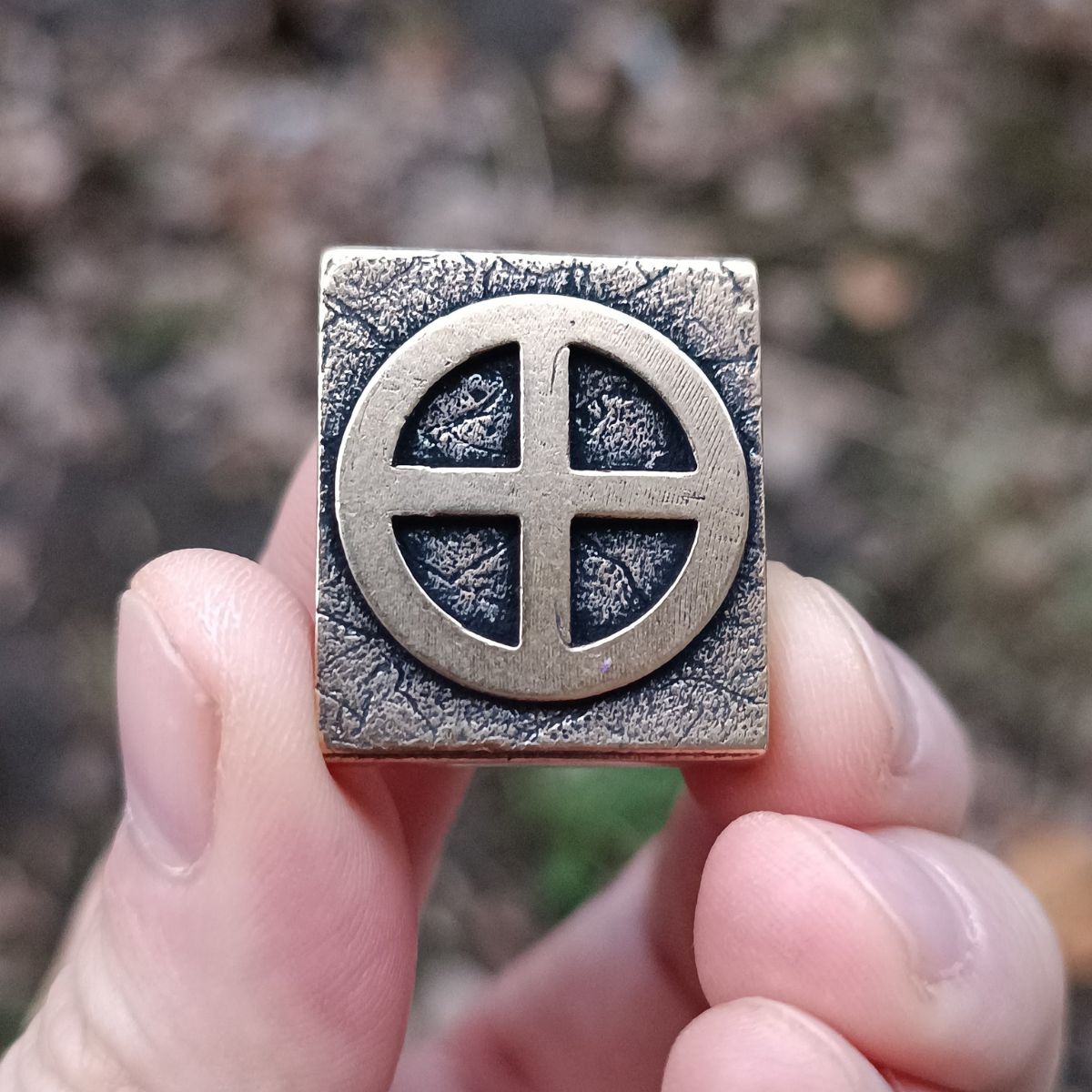 Sun wheel molle clip